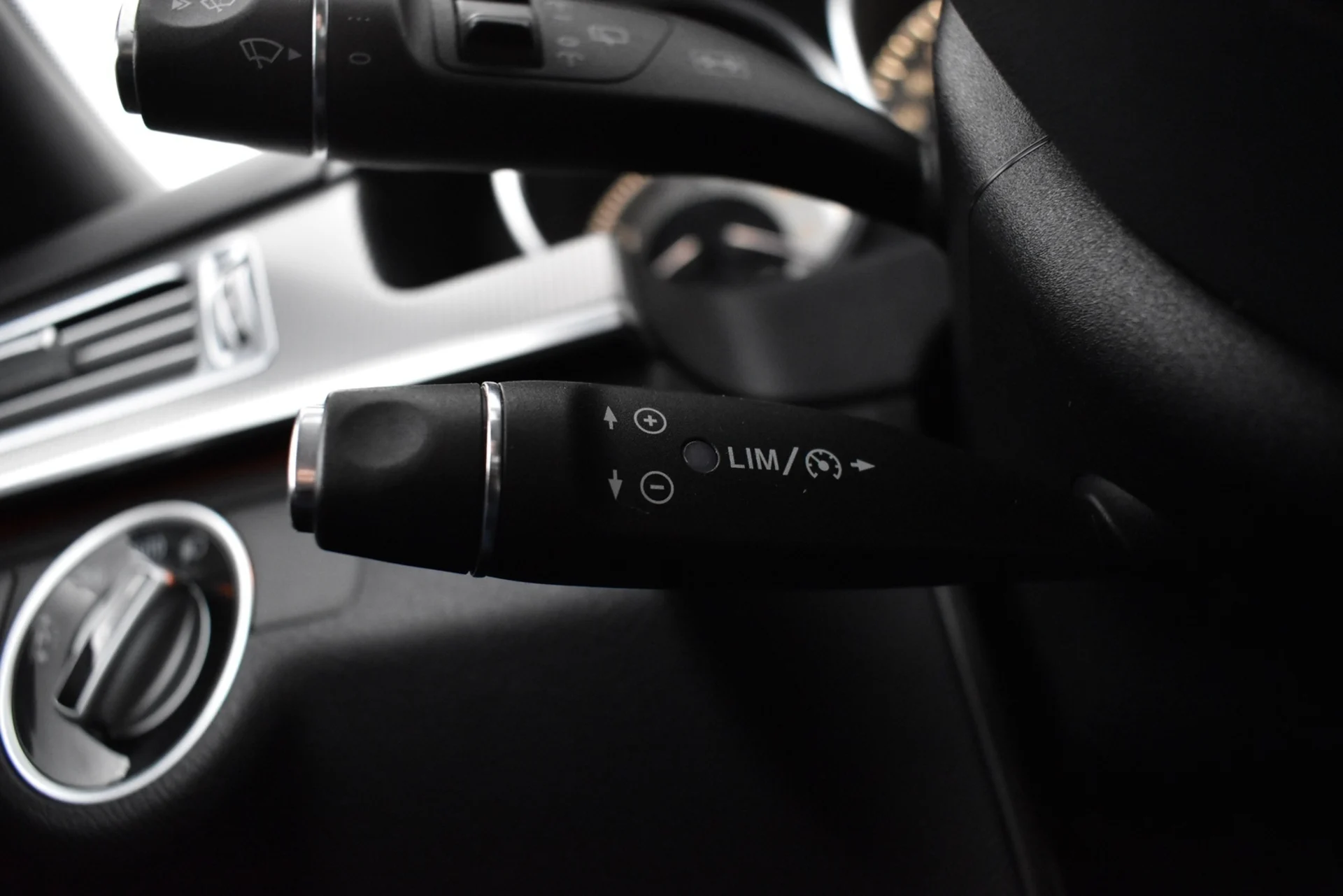 Car Image - 5BHqB6dDS036WLzjqUdwSC