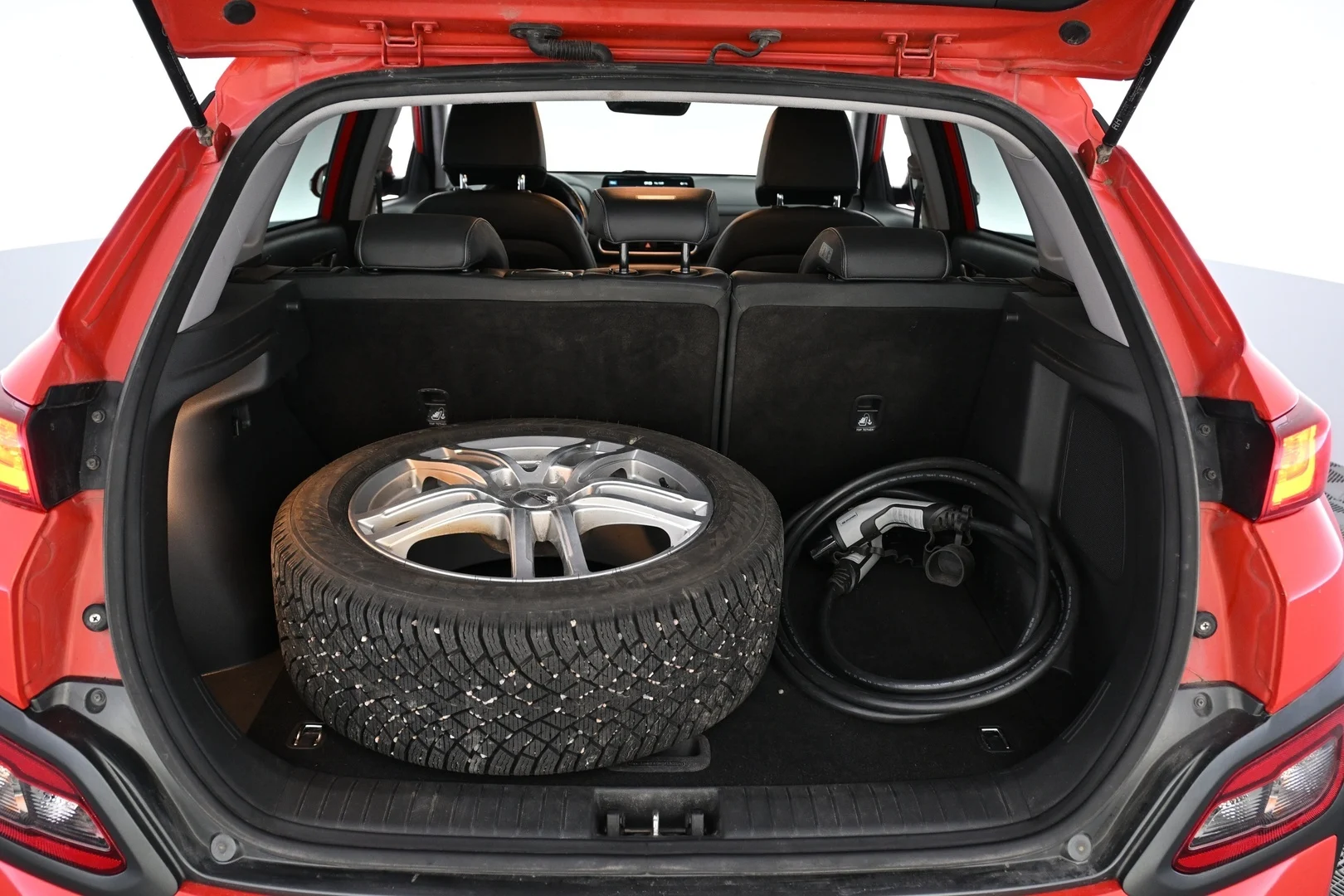 Car Image - 3wO1ie8RfznUjuGNiOjW1u