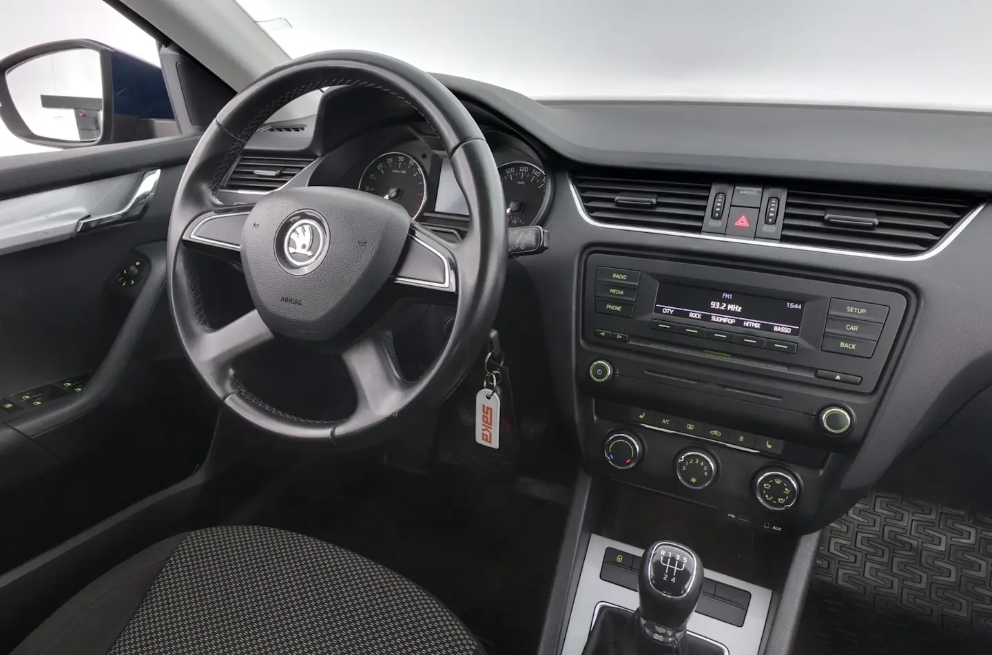 Car Image - 5ArKUb0eBEtdTCjbCAXT1l