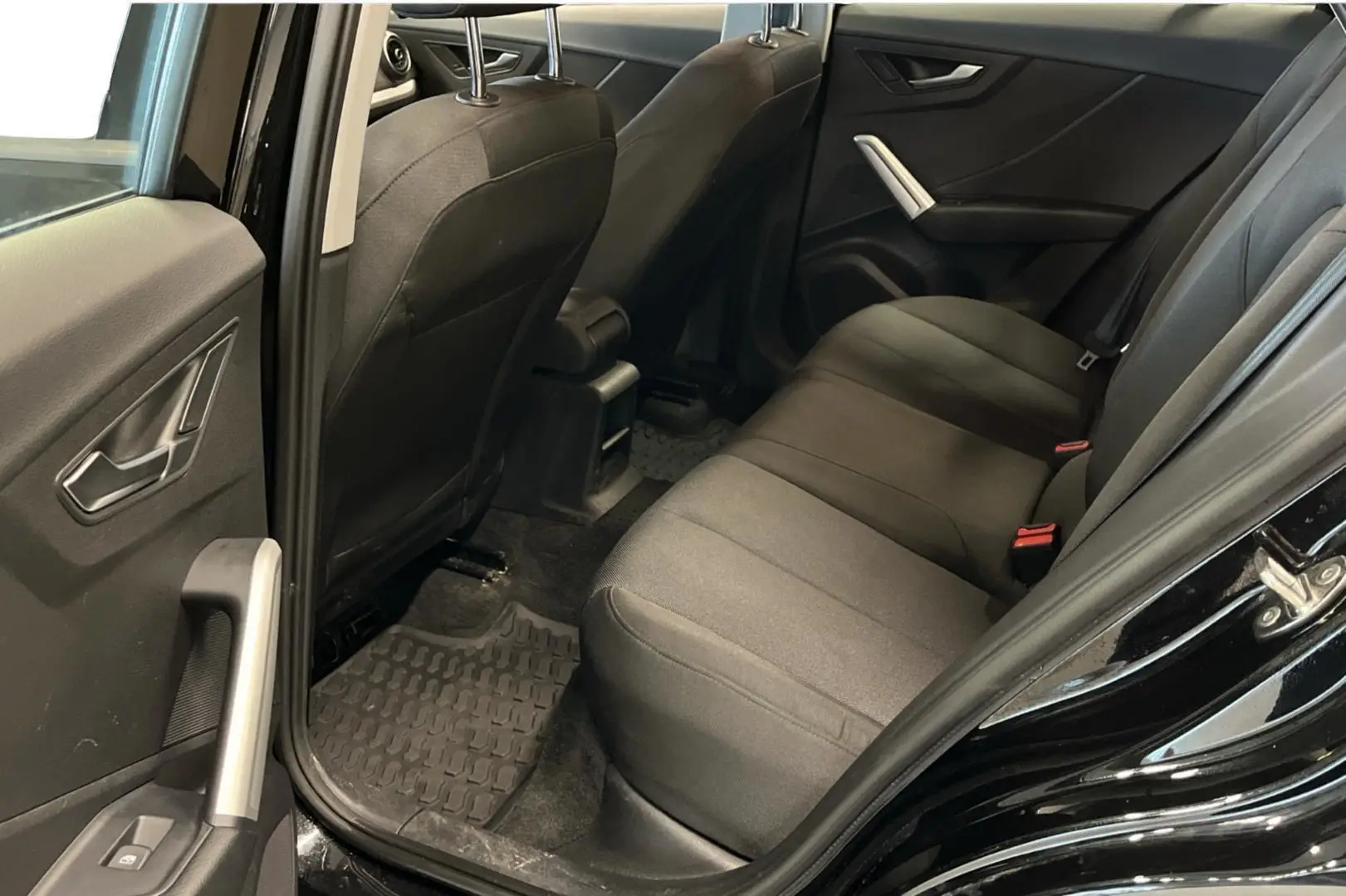 Car Image - 5eiHw89qvPjV2UumczQ2ye
