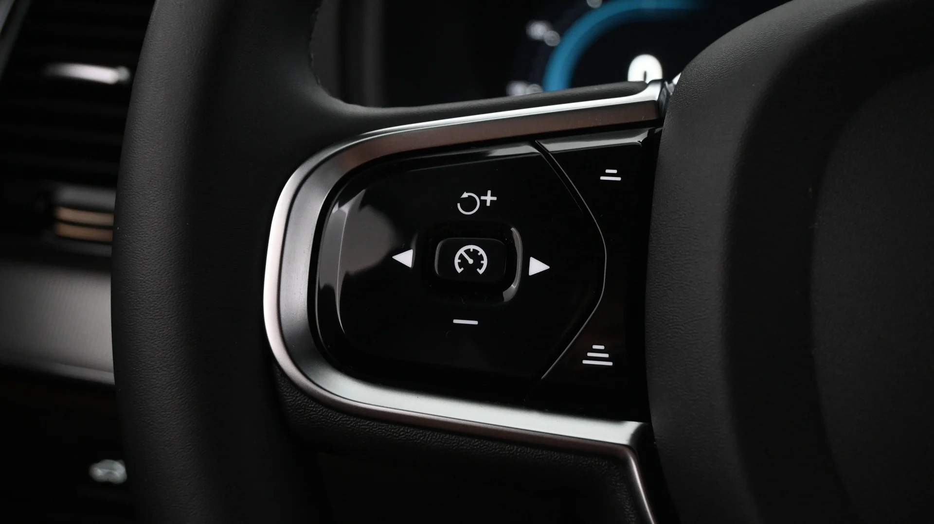 Car Image - 14obBX9CDBYcvL1pL2j0VC