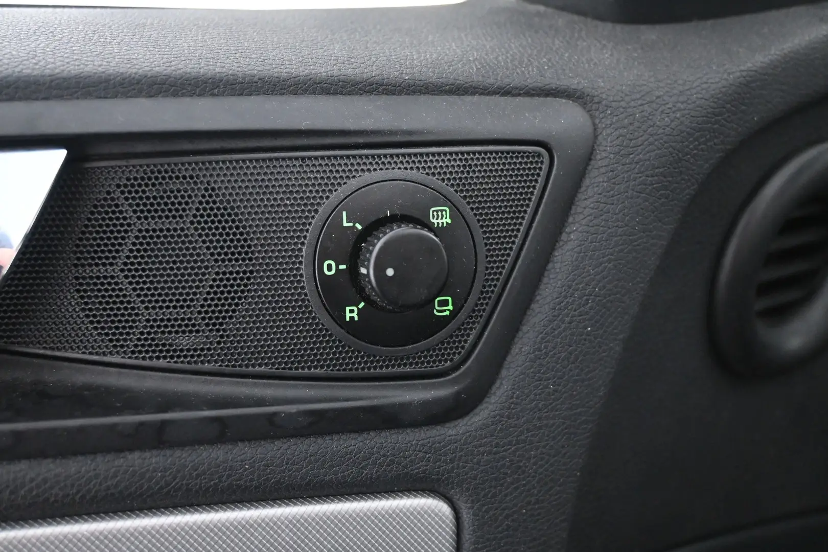 Car Image - 7F6NBdMk7TtO2vuyHZ6TwM