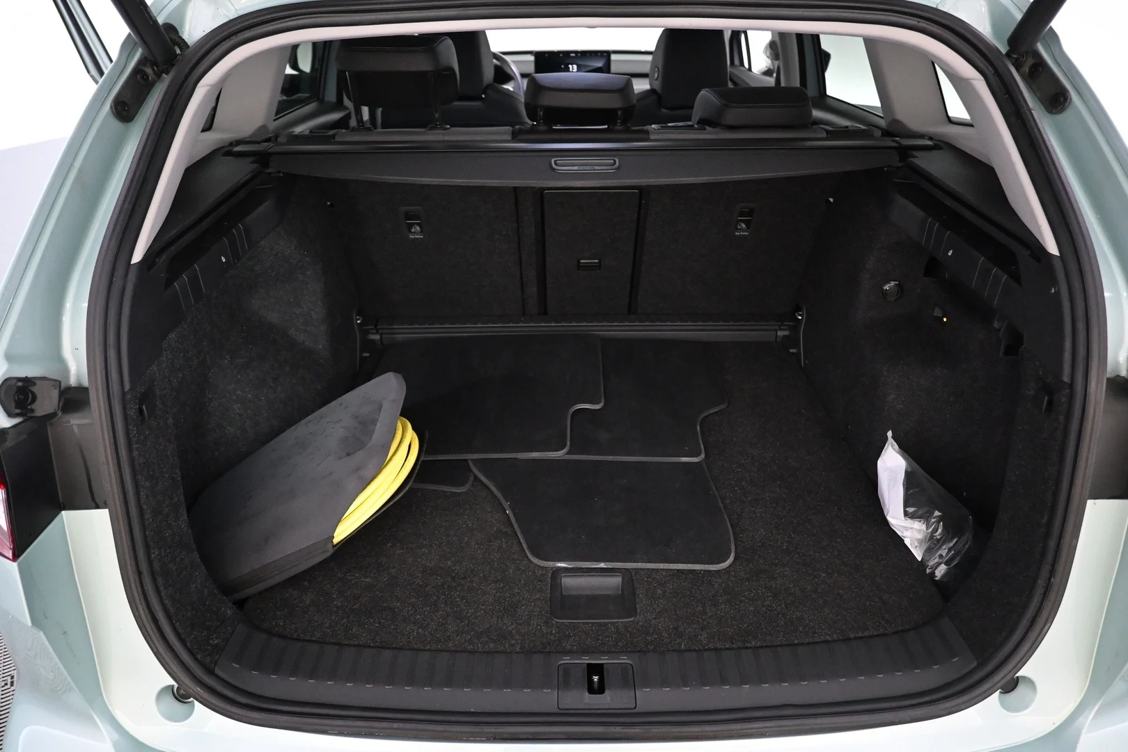 Car Image - TdXmtD8o5VZ0e3lbEPxZ3