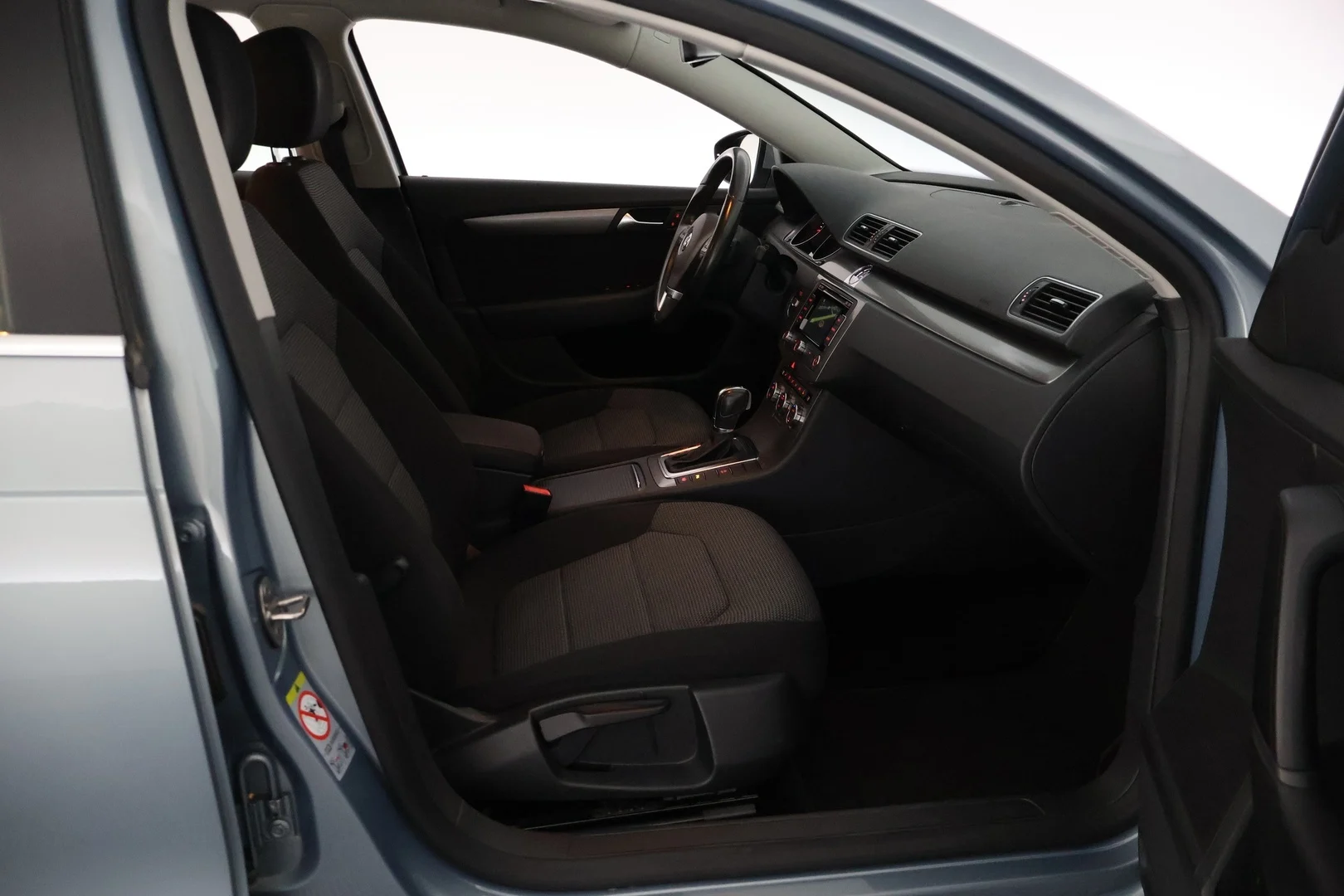 Car Image - 2wQM8zPH1M8Nhjryg4pIwE