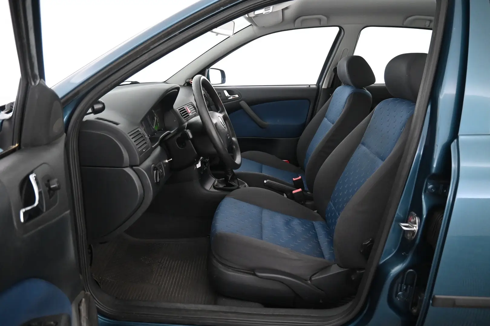 Car Image - 2L0oXsK3APjarkPiTFpnpW
