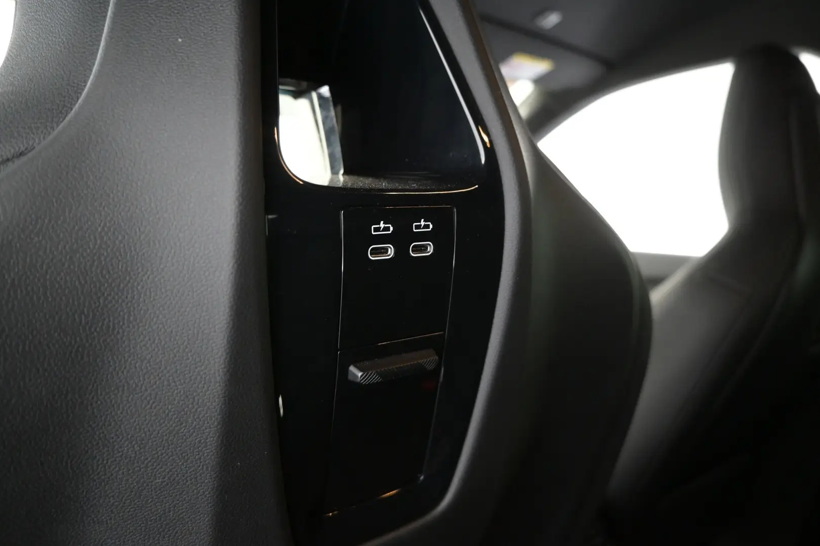 Car Image - 3z4kraPAMUMdFH9uow2ODB