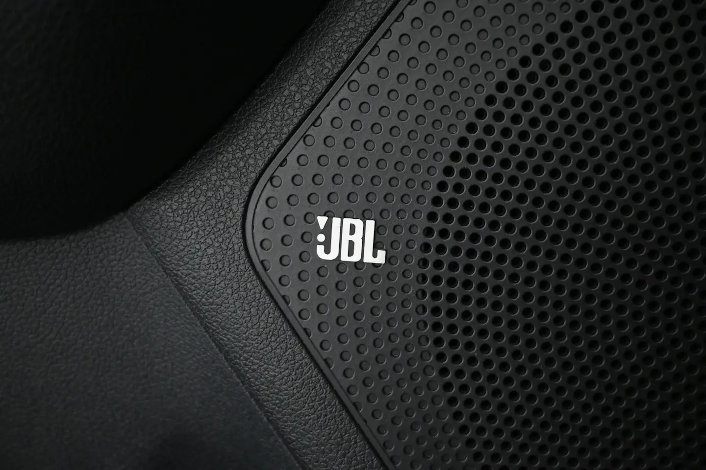 Car Image - 7FB5JksMarm7vb18SIvNS8