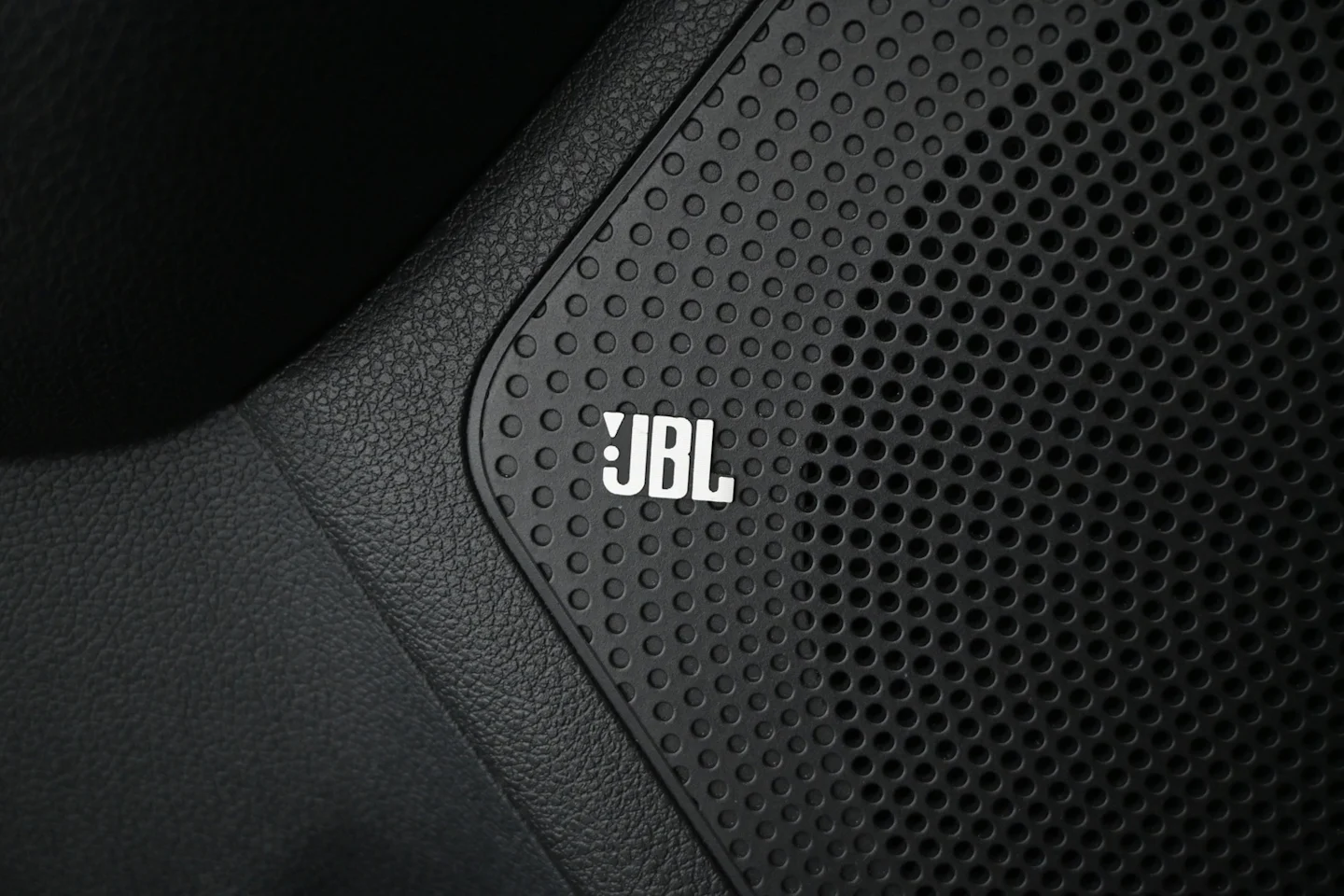 Car Image - 7FB5JksMarm7vb18SIvNS8