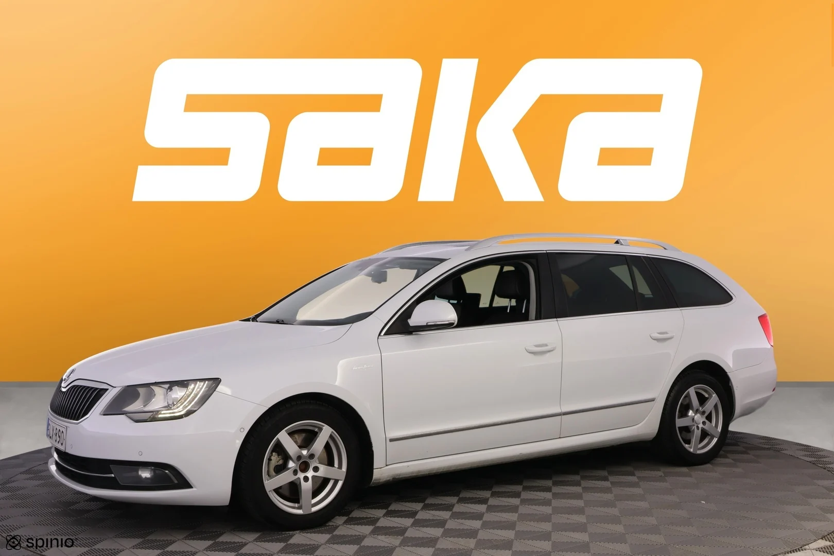 Car Image - MS4iWvbiEdivxwB4uEoip