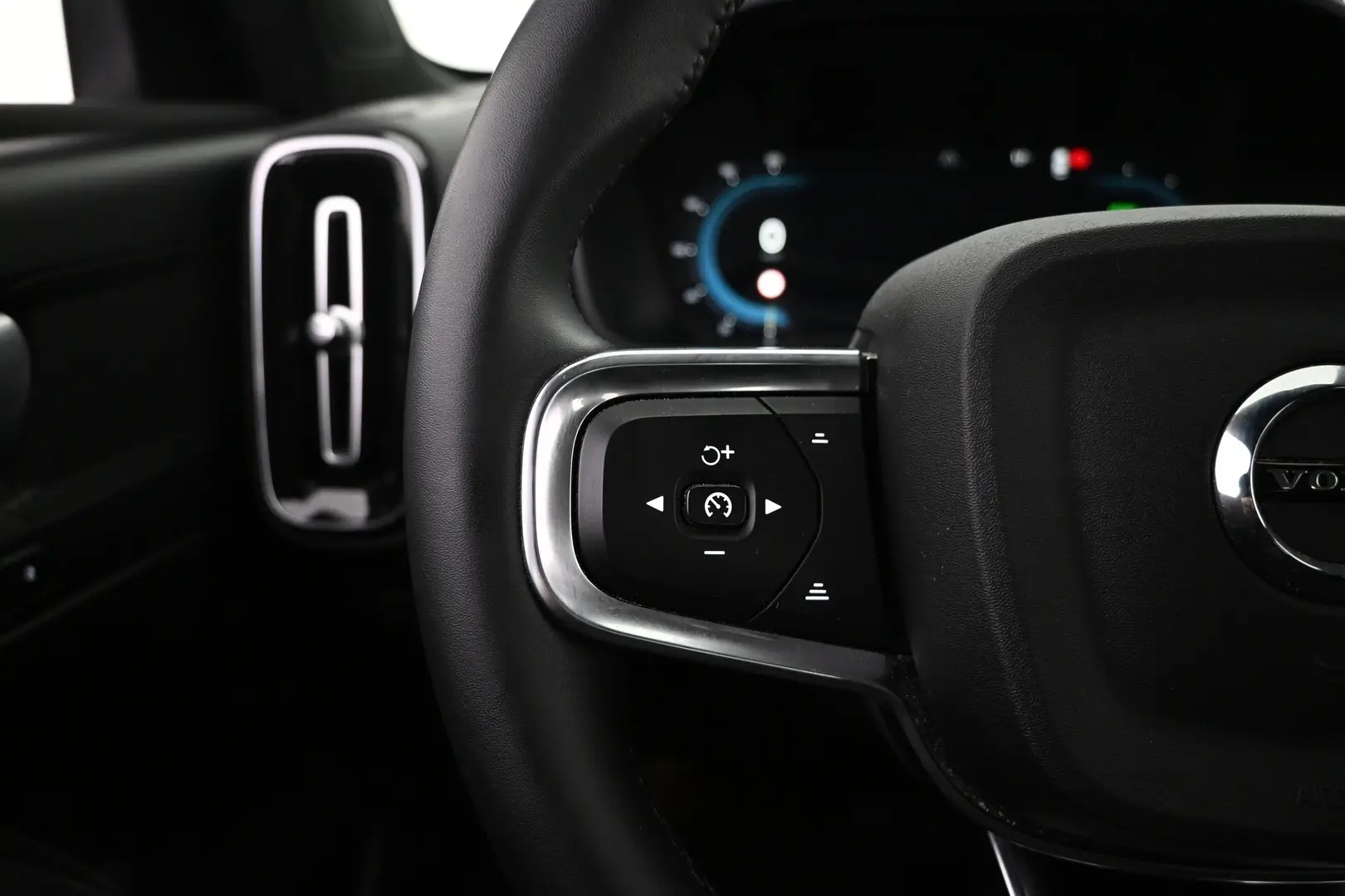 Car Image - 3xjmwuWlWxaQVba8fg7i07