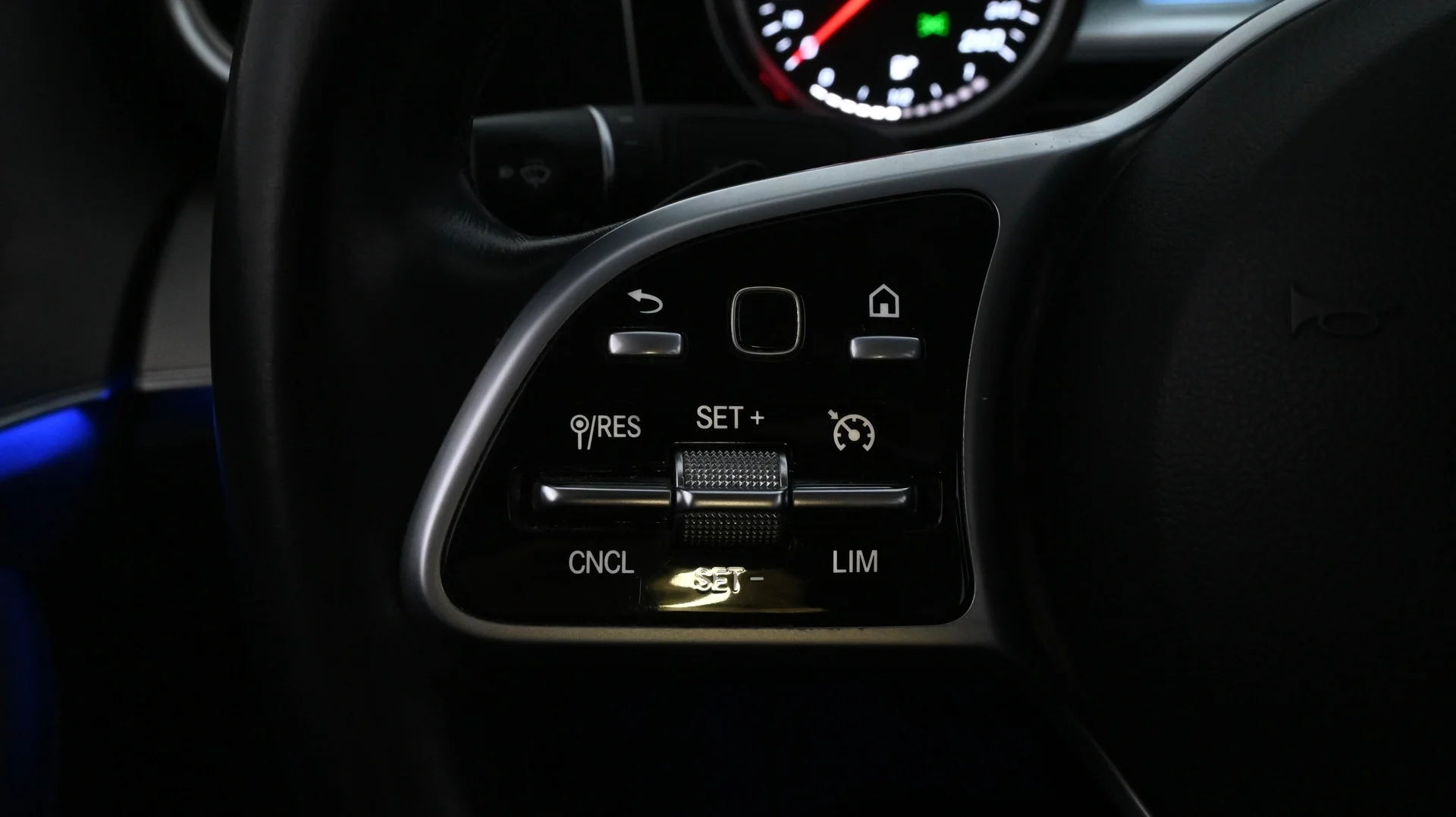 Car Image - 3DuajgouXTkhGr4LBsO3Vn