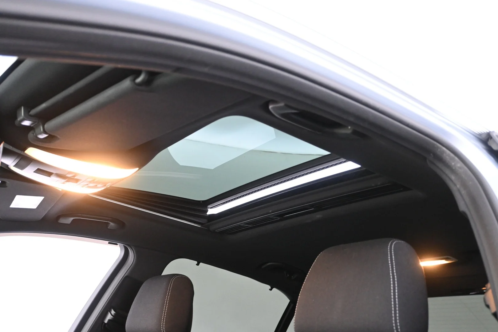 Car Image - WK9S8HpuuMwG3MzVgVm5L