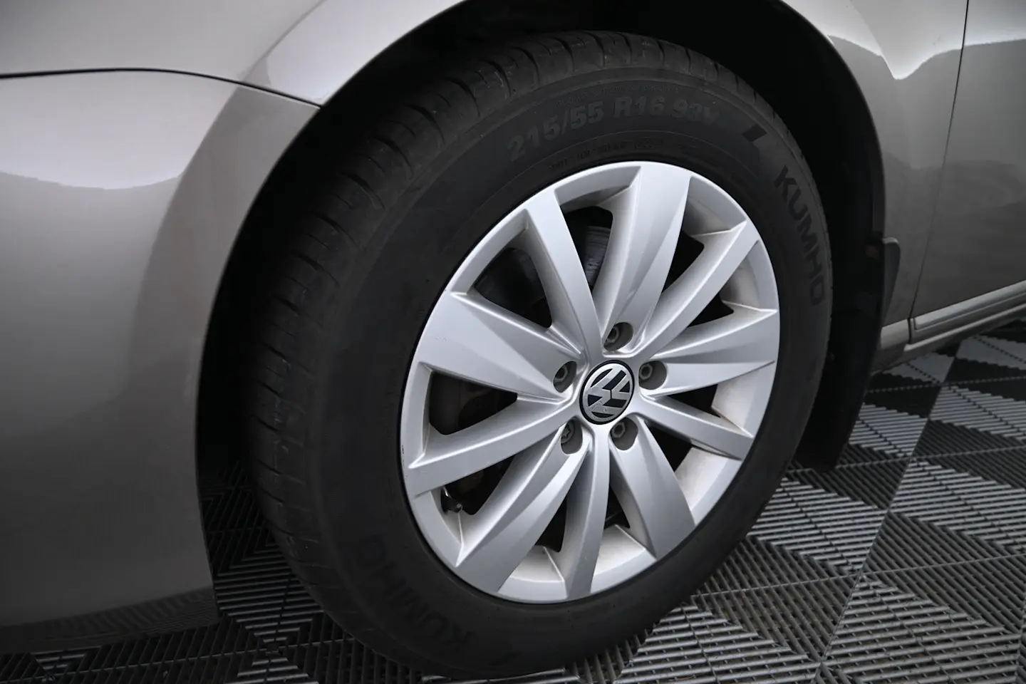 Car Image - 2ul09TQj7WcIeVawdtqapK