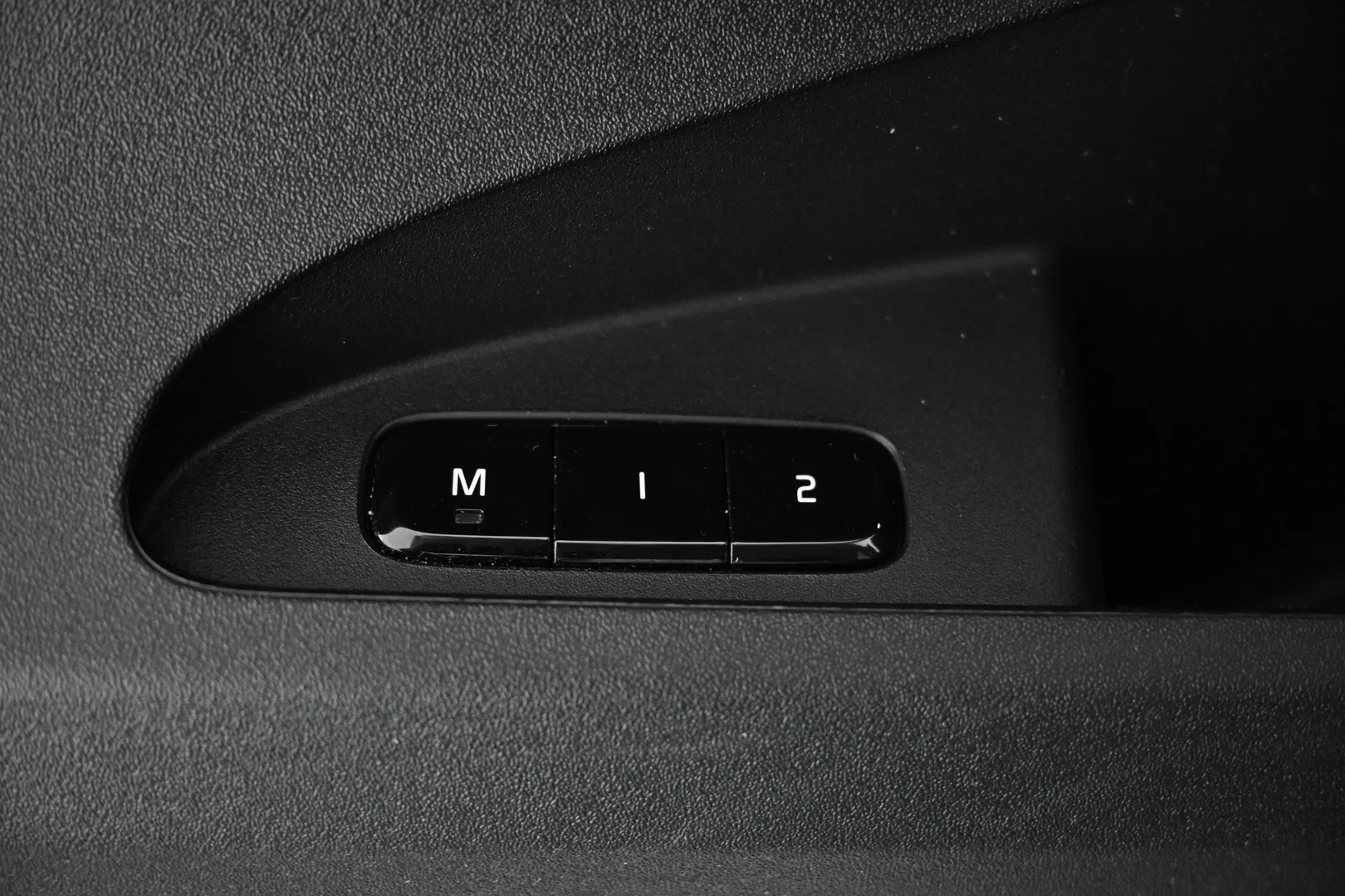 Car Image - 1DLlgE7G9BsL4TkneoYqtT