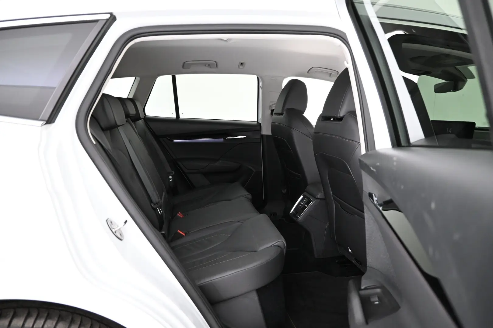 Car Image - 4blpz6SkJLkrXr4fKDBEL6