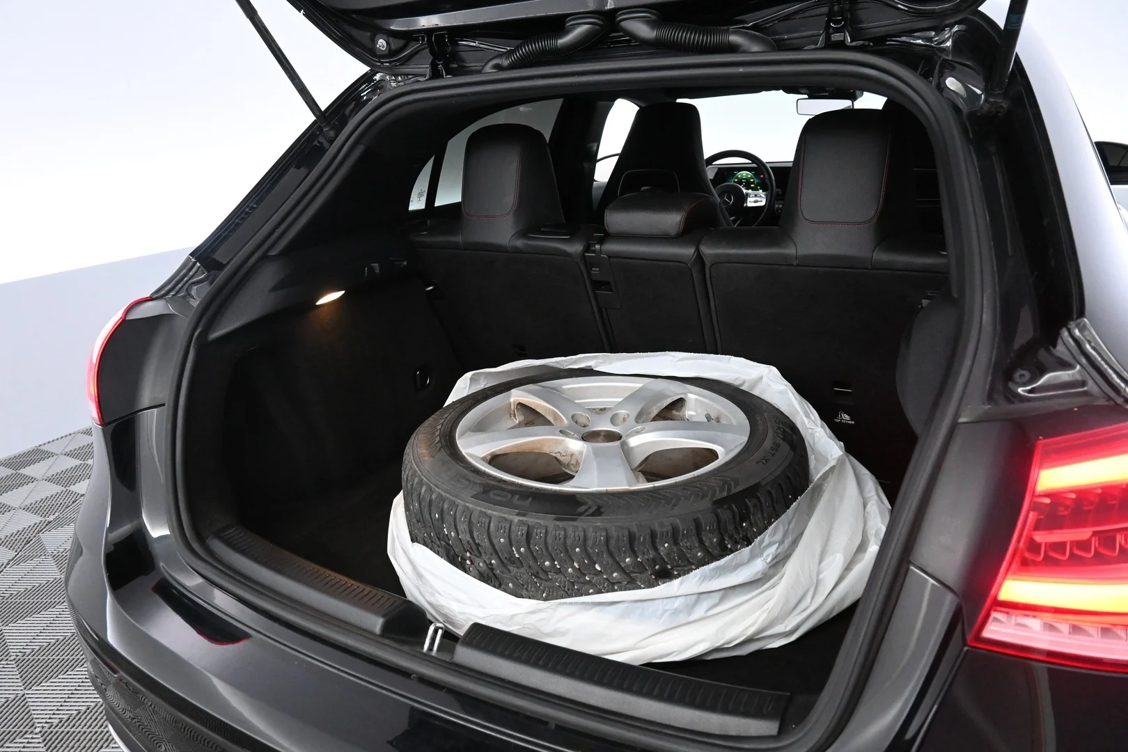Car Image - 7dwYoAlINHgoCMY7YpTJlS