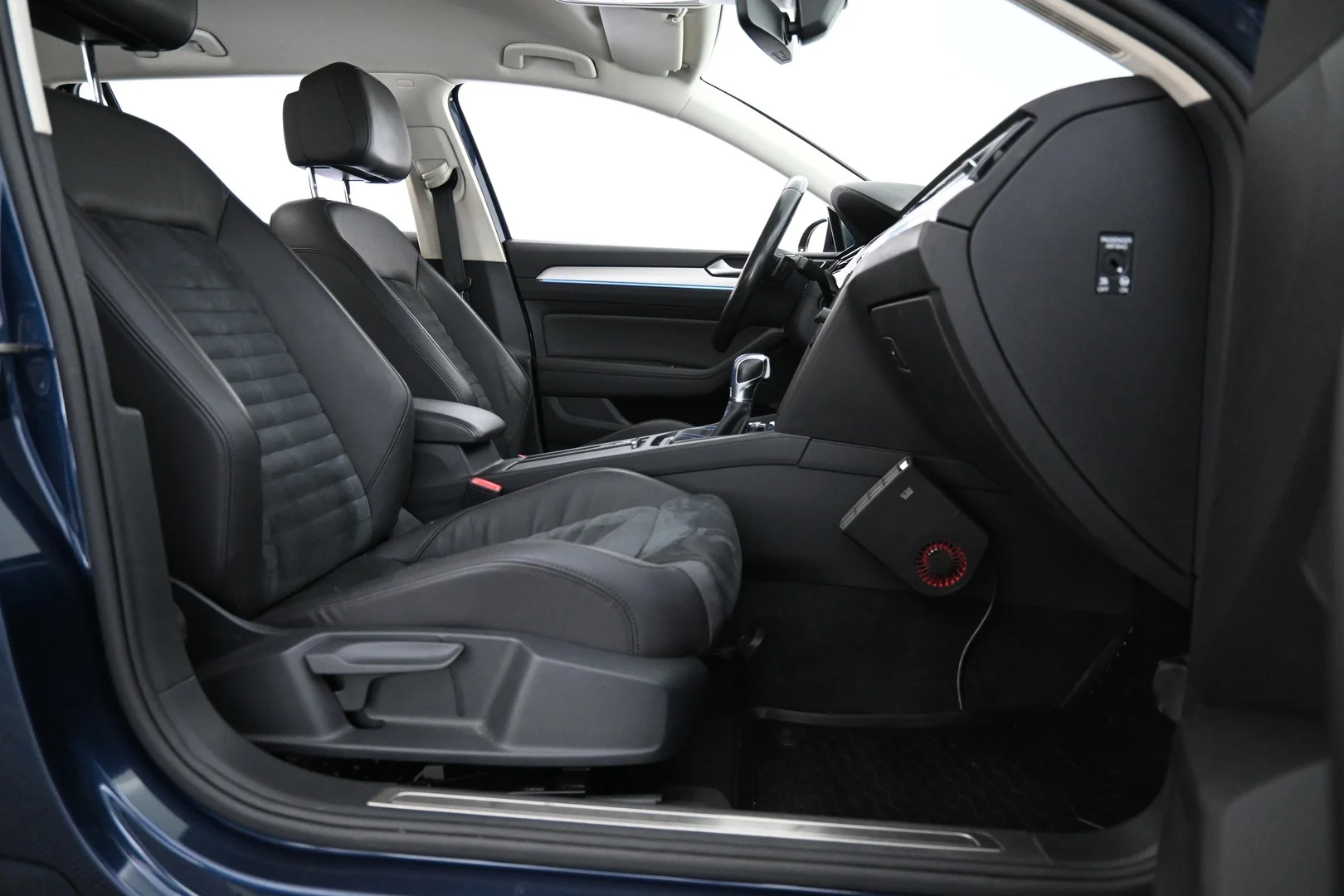Car Image - 20jC8HIWpMq3UjsmuJ3lGT