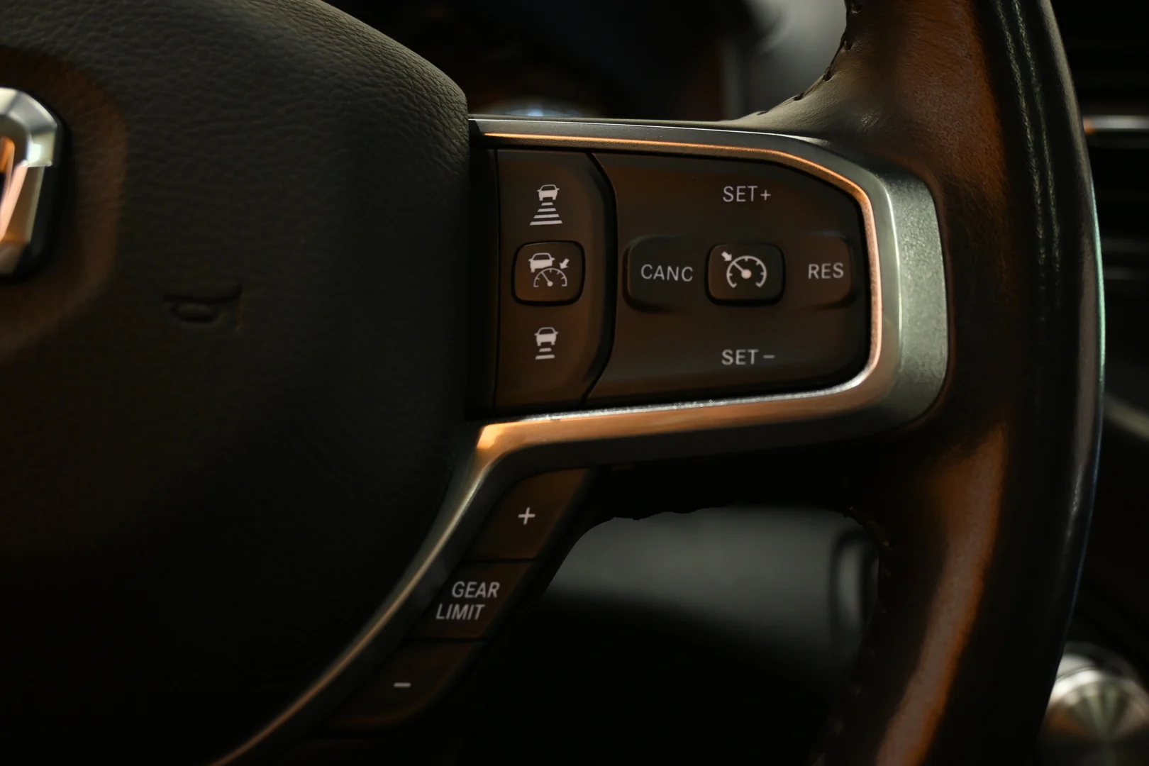 Car Image - 1OVyzZz8Xc3UYFuLOv9lps
