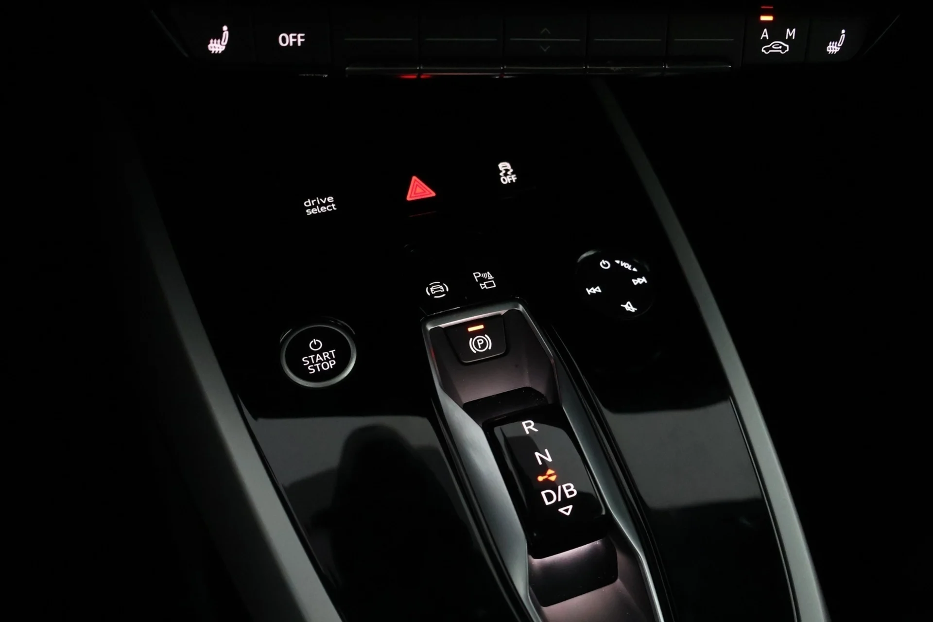 Car Image - 19KV4wkYGcUvCvzCymyNt6