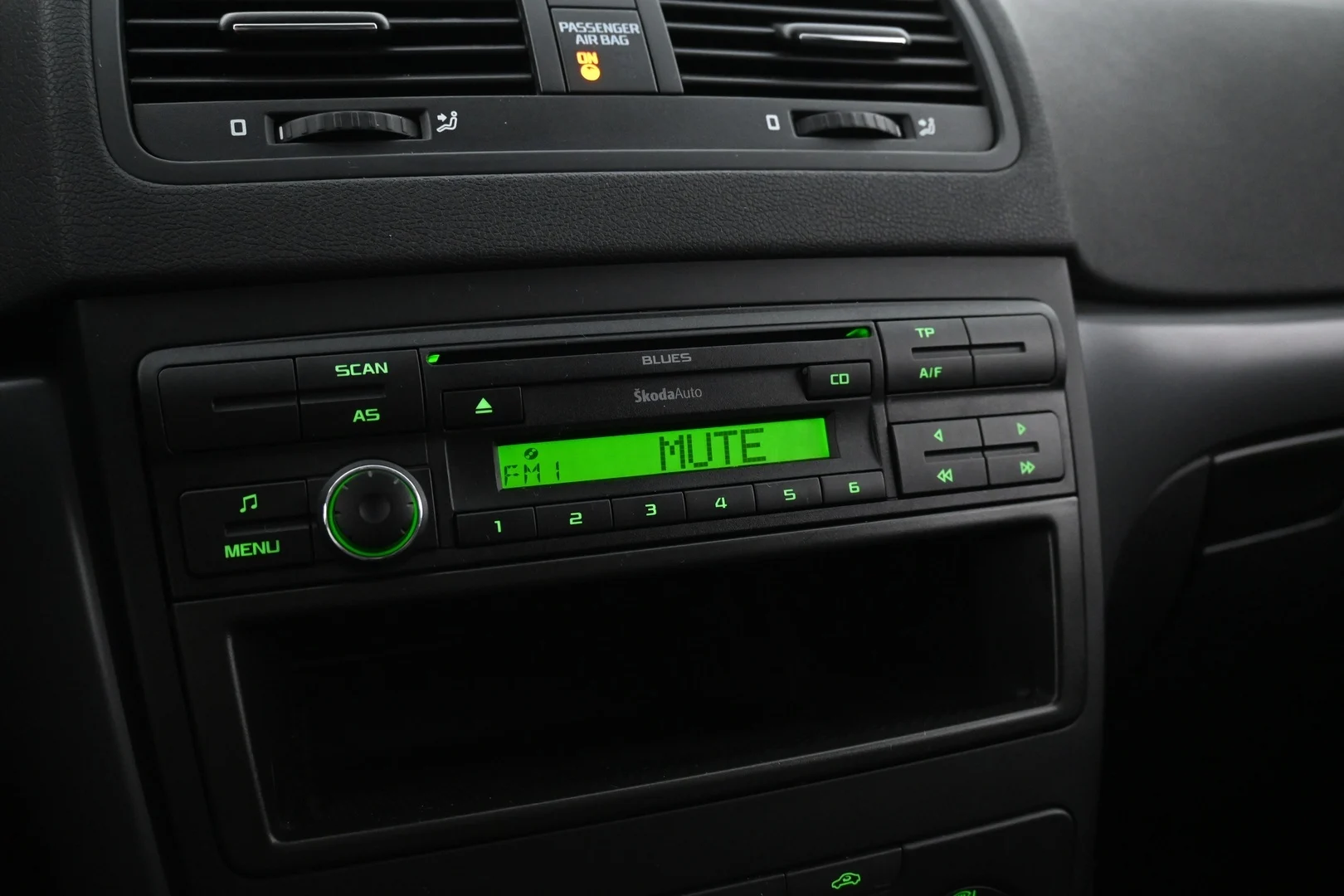 Car Image - 3s4TczdKou3BjTghIp9rnU