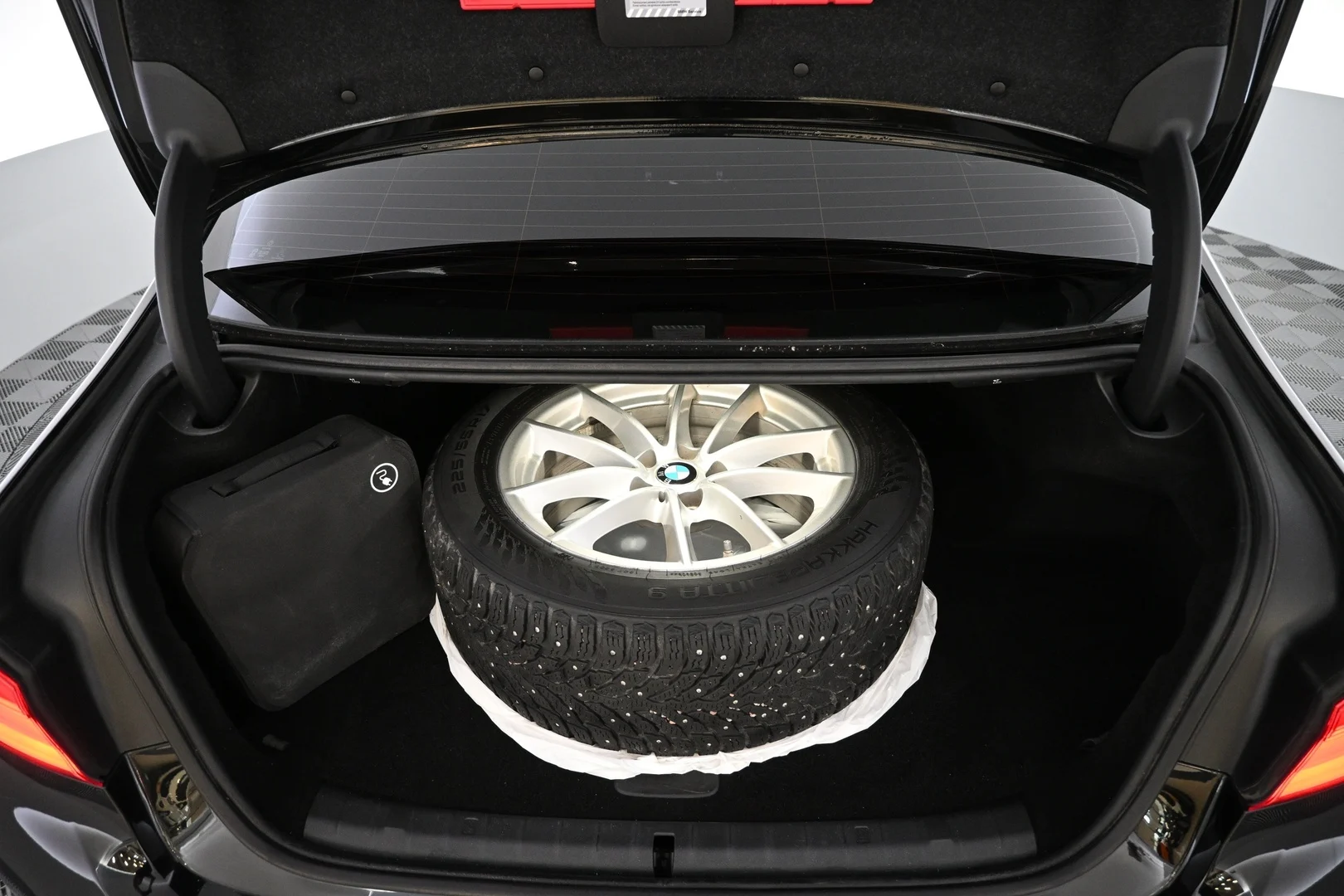 Car Image - 7JbLhQZCI1xokE0fqrFq01