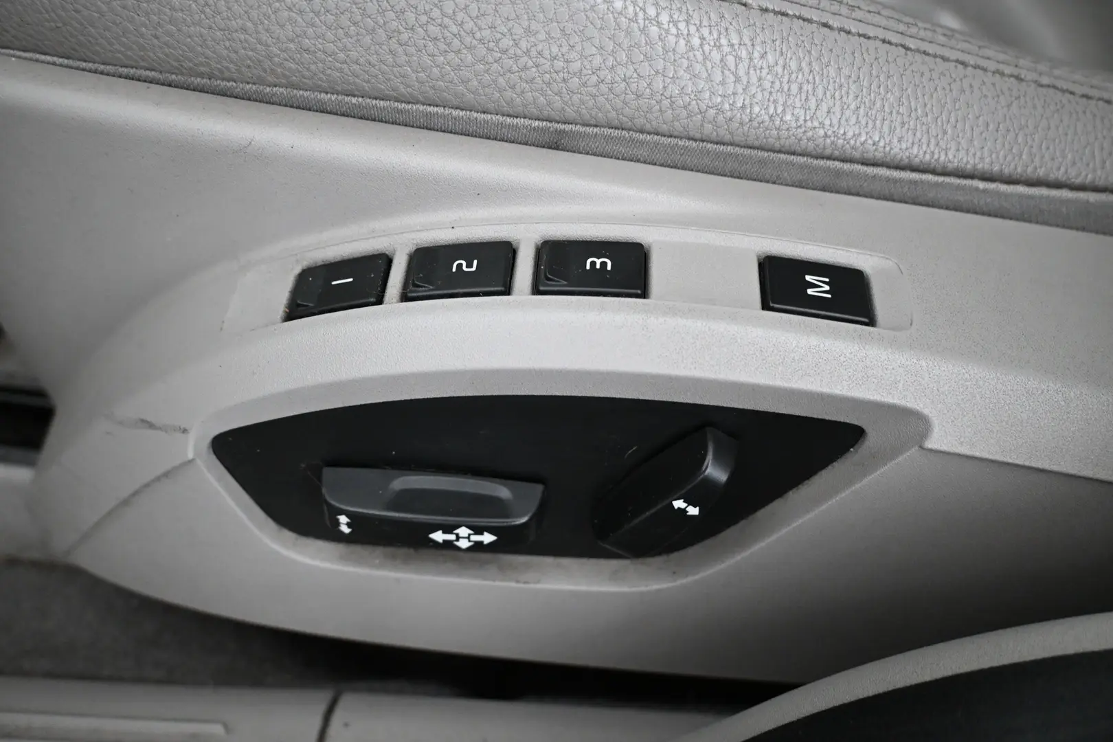 Car Image - 74ZtFqgHEAoKGPhB5L1fy6