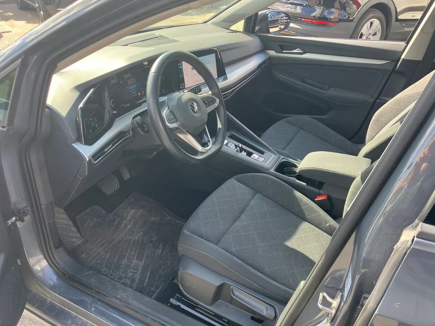 Car Image - 4pxaCgzaOz5MDEwxBAgbwm