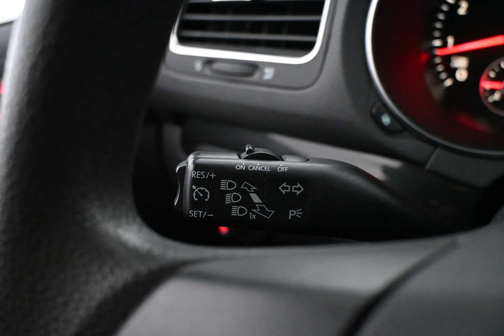 Car Image - 0vyLa6OGimDjzYhmqP1D1