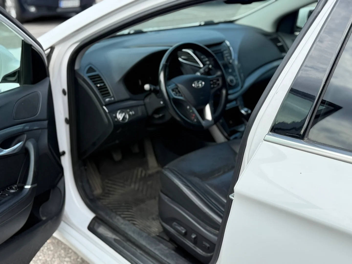 Car Image - 65flpQk69gZdfjJzxtGWeF