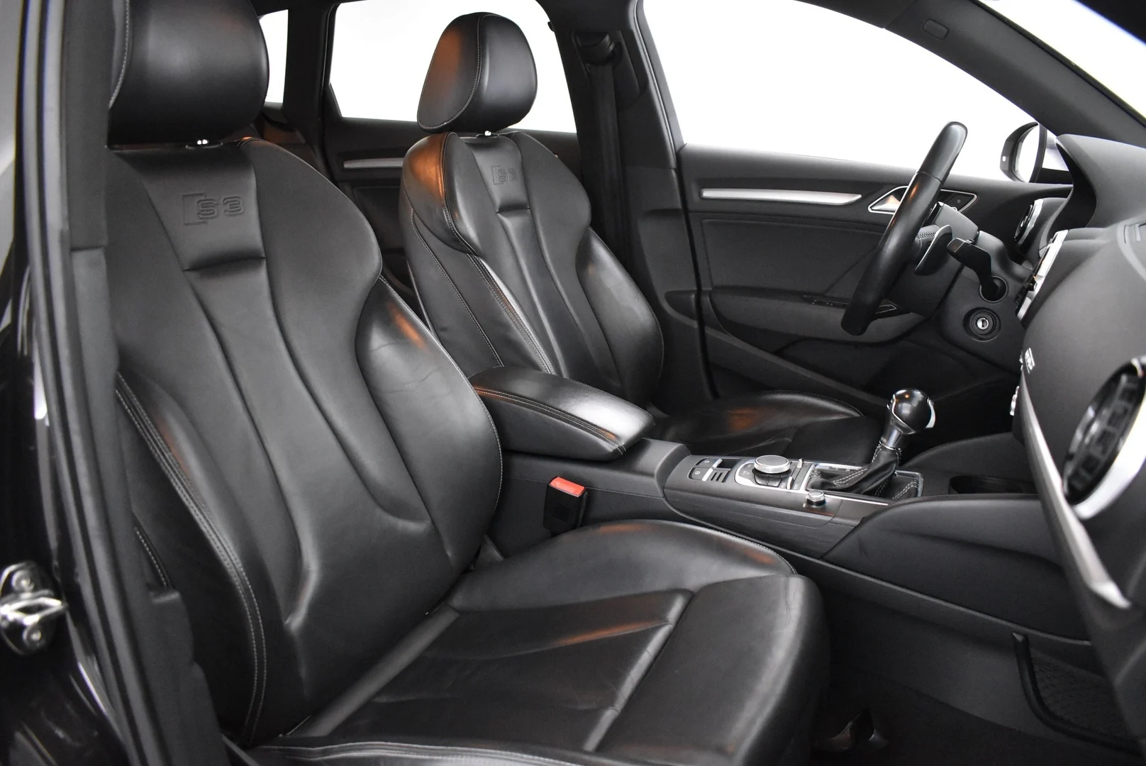 Car Image - 7t3SdVASkeKxrgqzf6TQVy