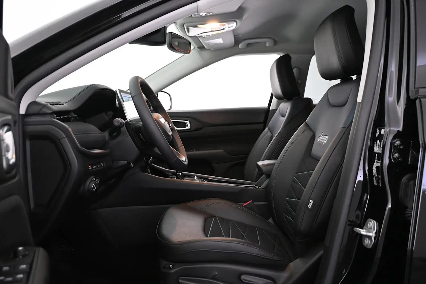 Car Image - 3YlR729QiADVFzF2FaNvbC