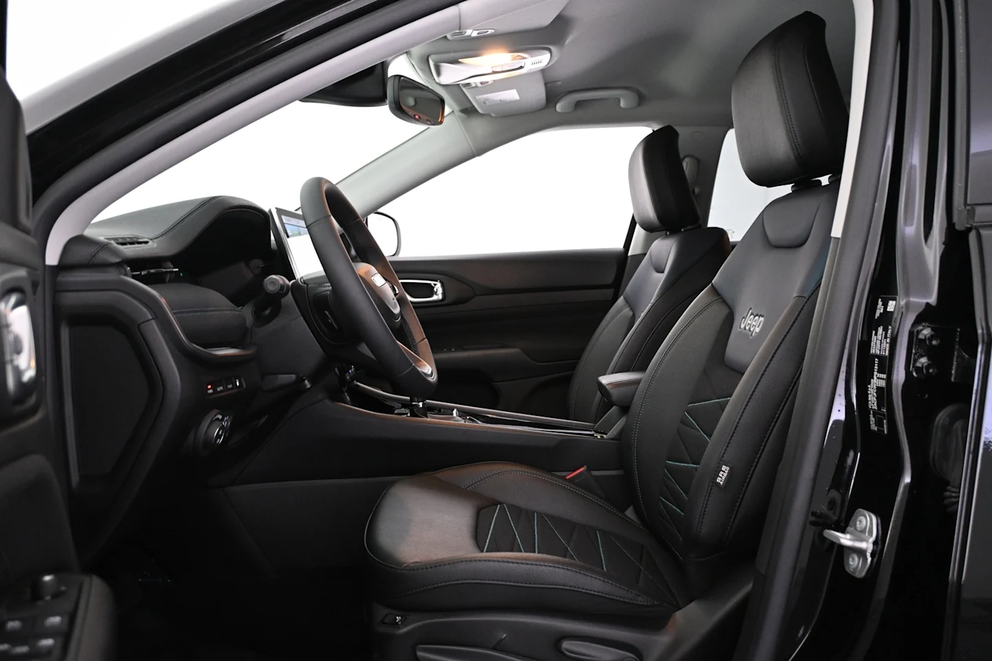 Car Image - 3YlR729QiADVFzF2FaNvbC