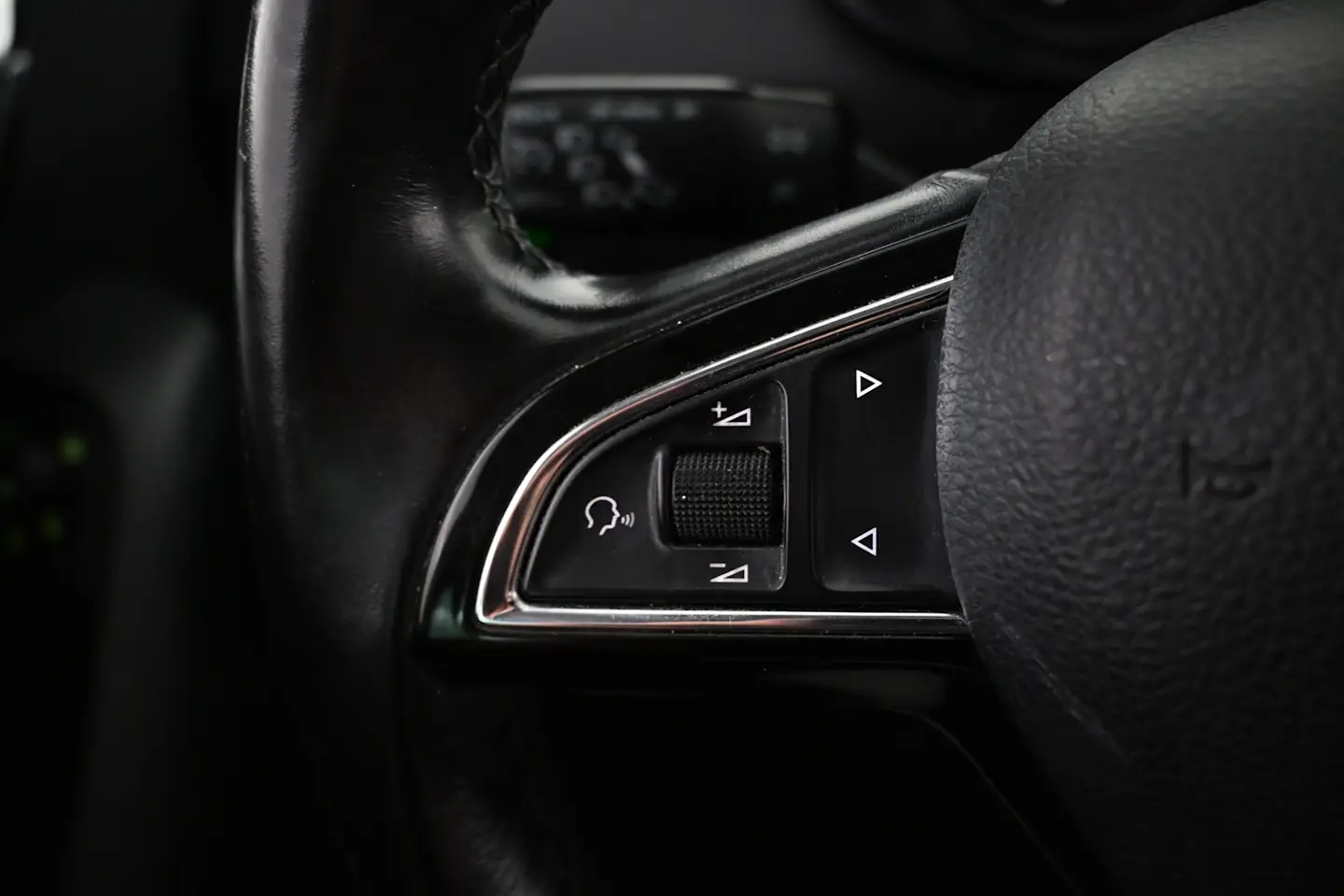 Car Image - 592UTpUE5tDpIW7m4zsieB