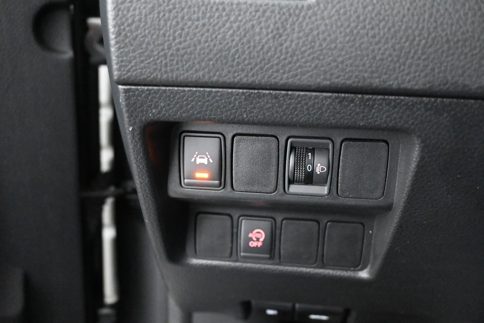 Car Image - 1Ic3qkkxBy25JEwvtmq1MR