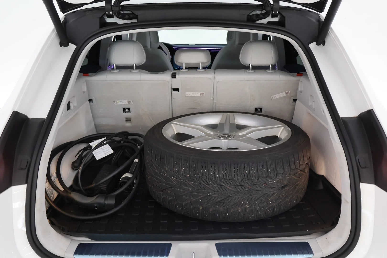Car Image - 5dStYghFtQEiS6oFi2y5uu