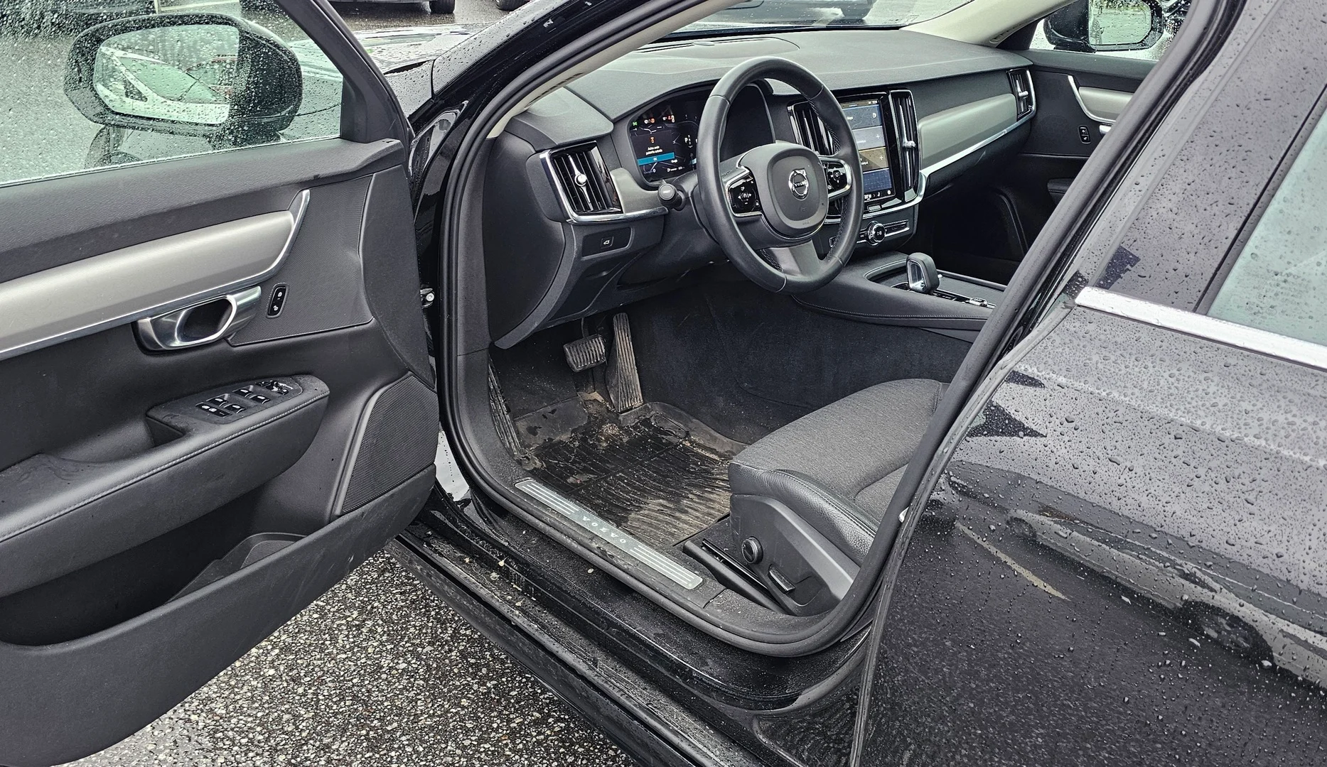 Car Image - 6u7YW7F7AKDccFvGToh7SG
