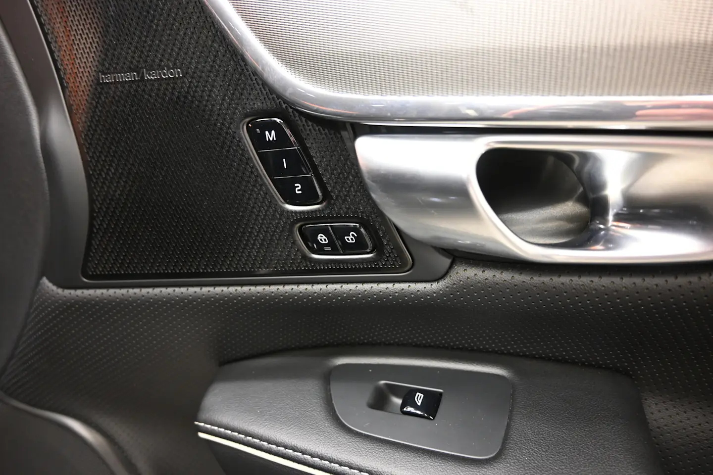 Car Image - 7uA1qSiMrZqz8cOSy1V6cZ