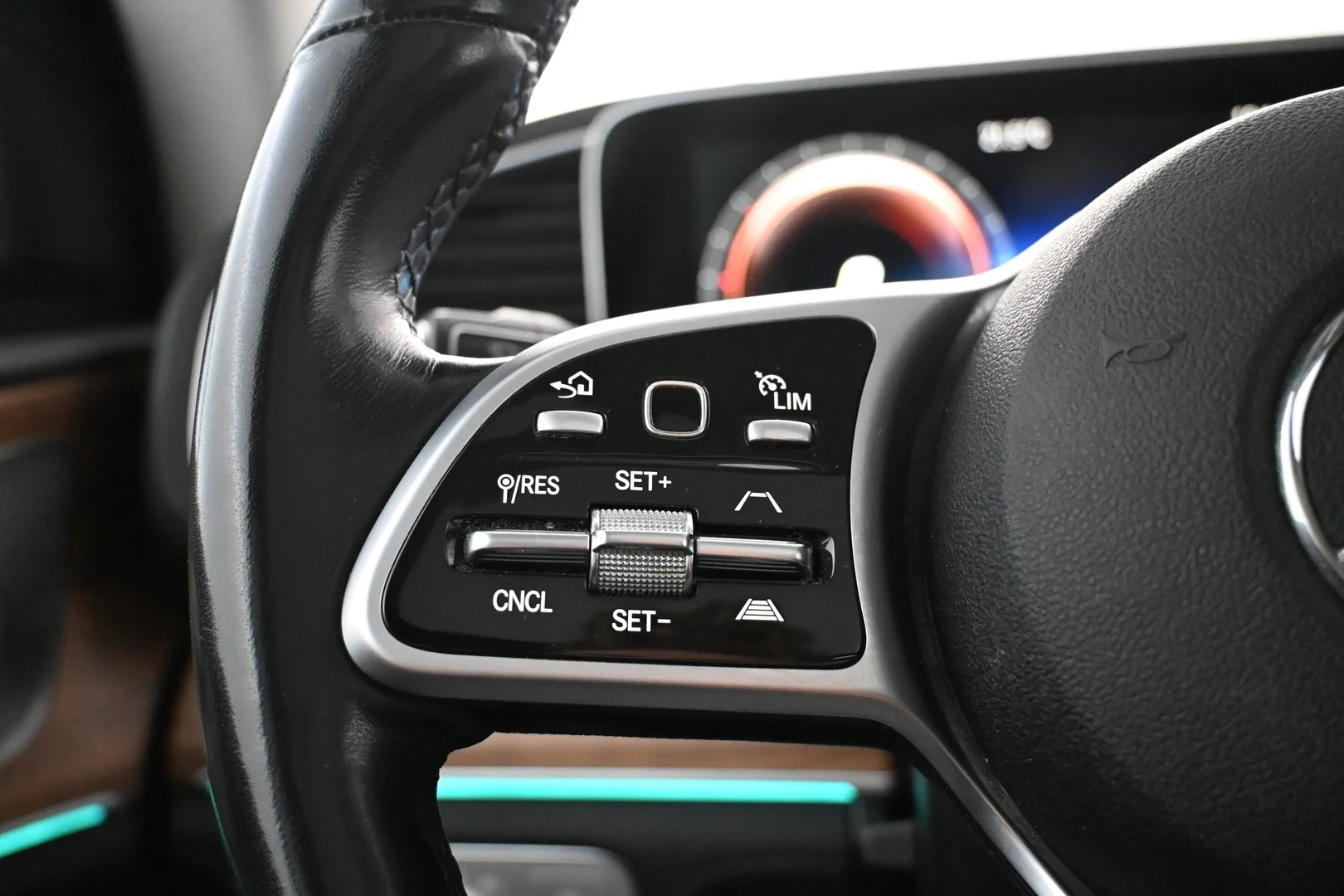 Car Image - 5k6Xdjx4GNPkJq2k81SXEb