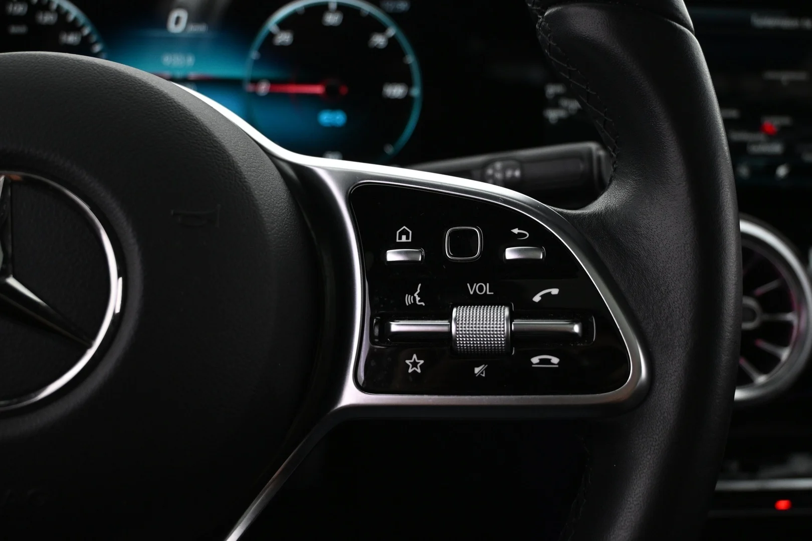Car Image - 3LohUfKfCBNzkGm7FuEFKM