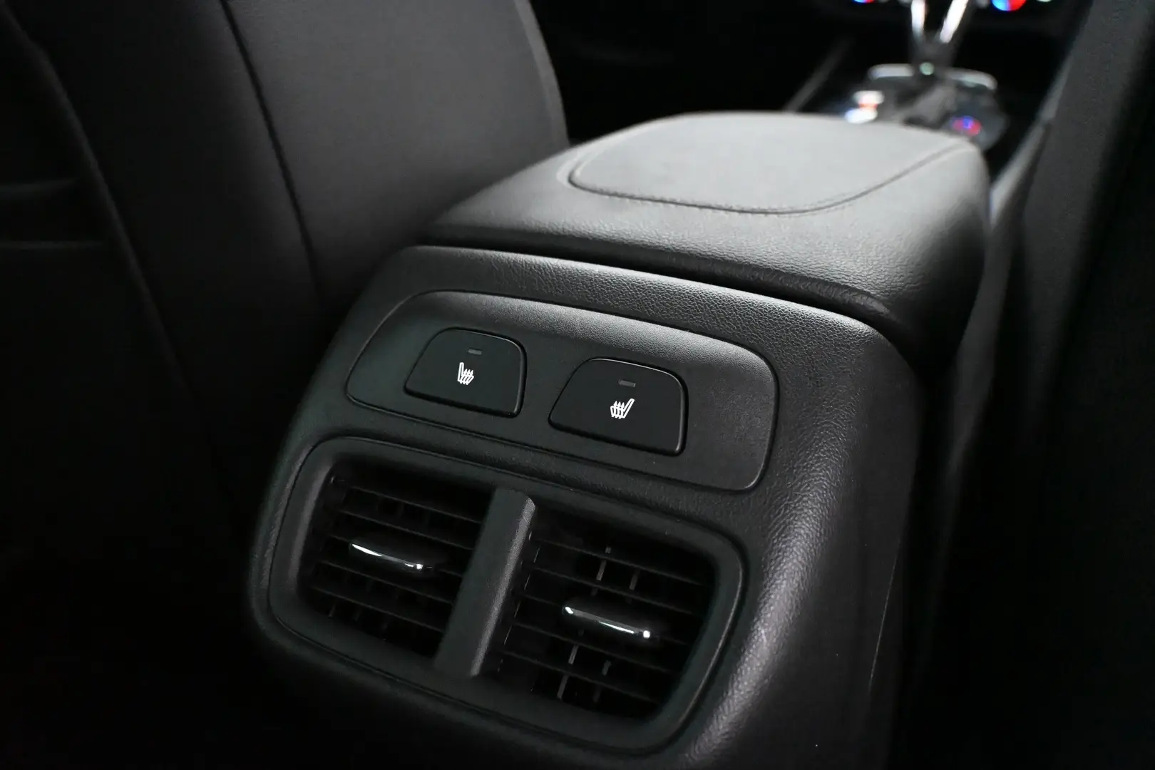 Car Image - 6MJZPX6hYf1m4eT5D9czAu