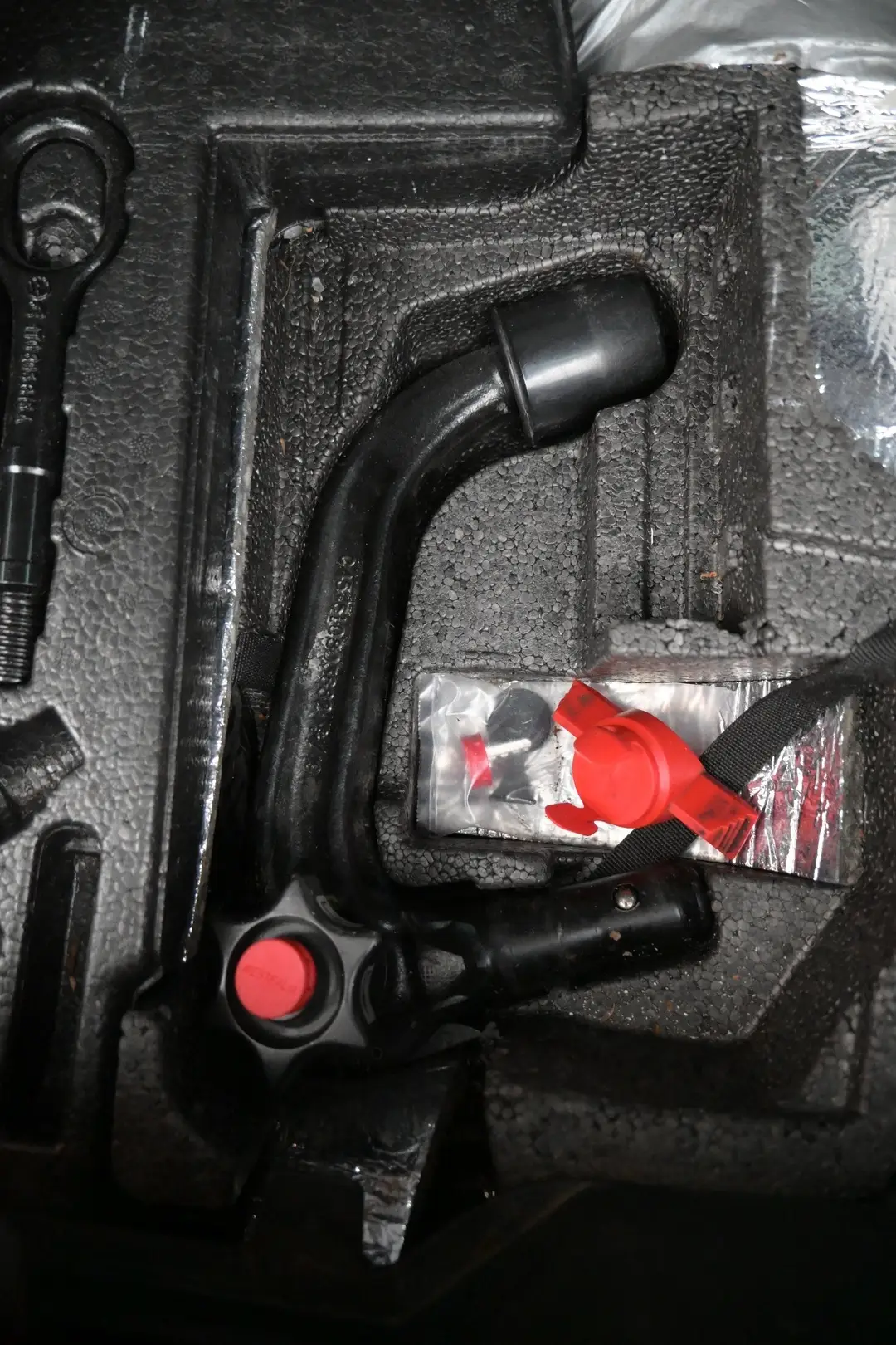 Car Image - 2PC6GuwtsRp4KBxNtkSQeV