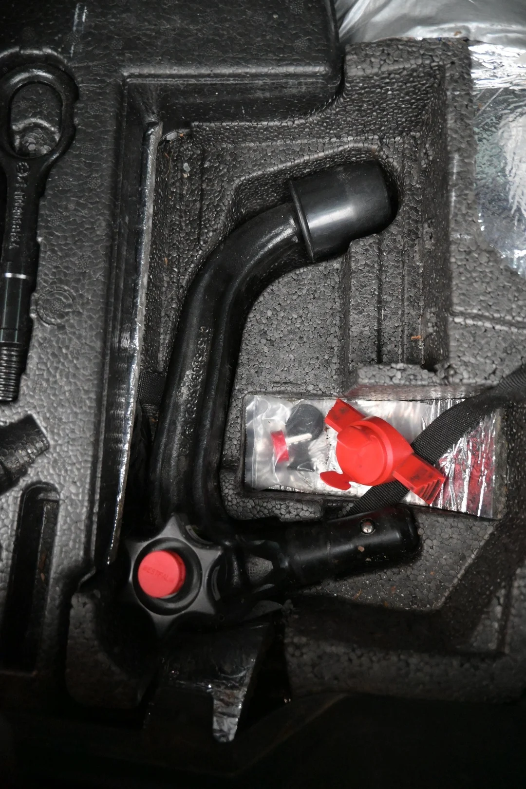 Car Image - 2PC6GuwtsRp4KBxNtkSQeV