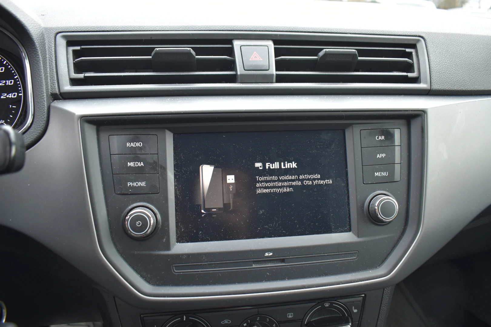 Car Image - 6YuSDh4Ox7Merqu4Ur8B9Z