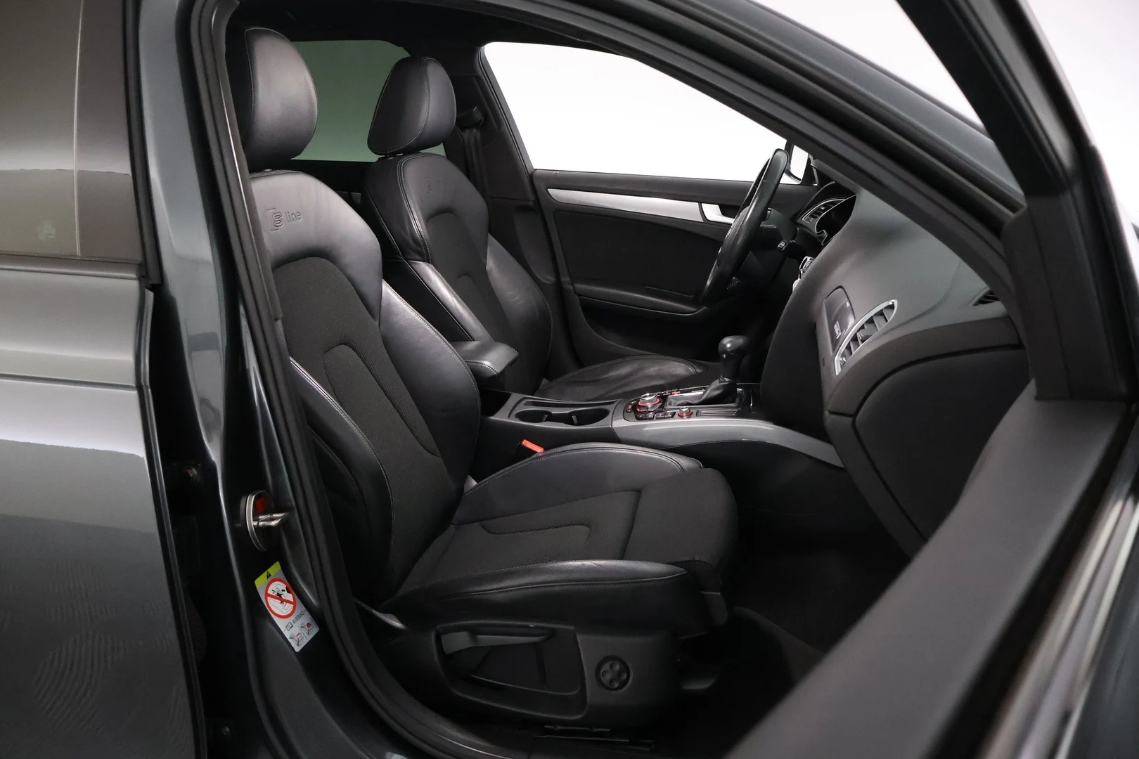 Car Image - 7EUXQVYBtBZIuWs8oD7FuW