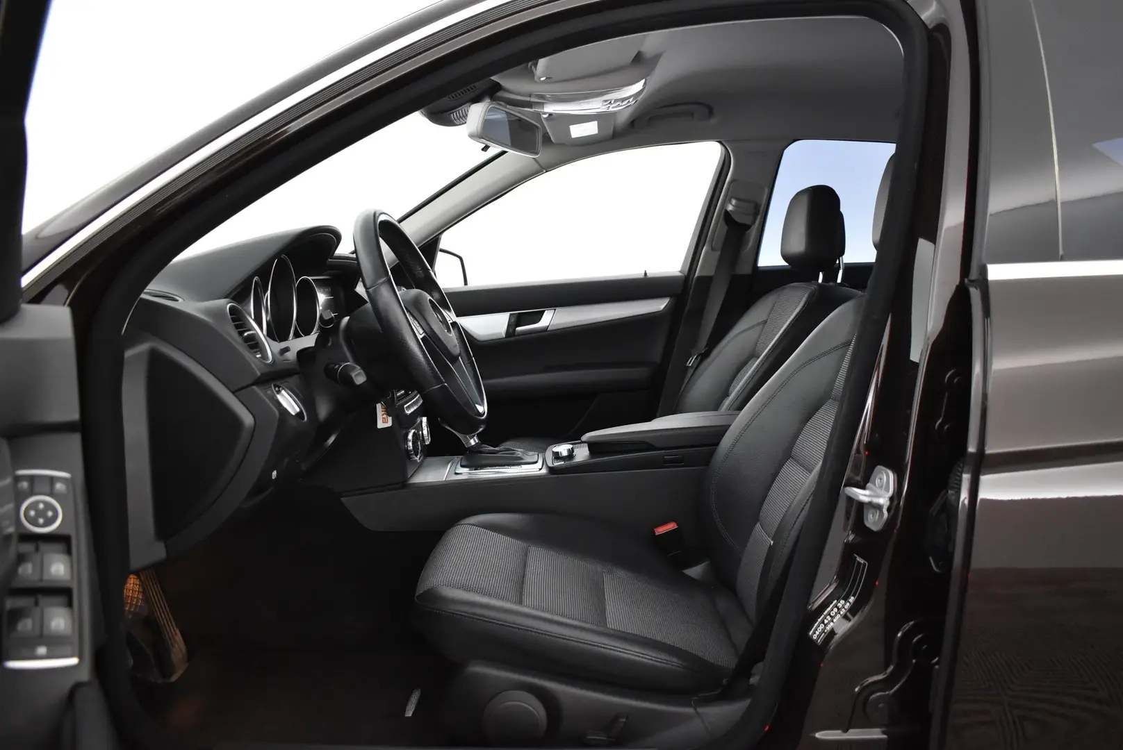 Car Image - 9pnsRtMAwZ7pae1Lvy67s