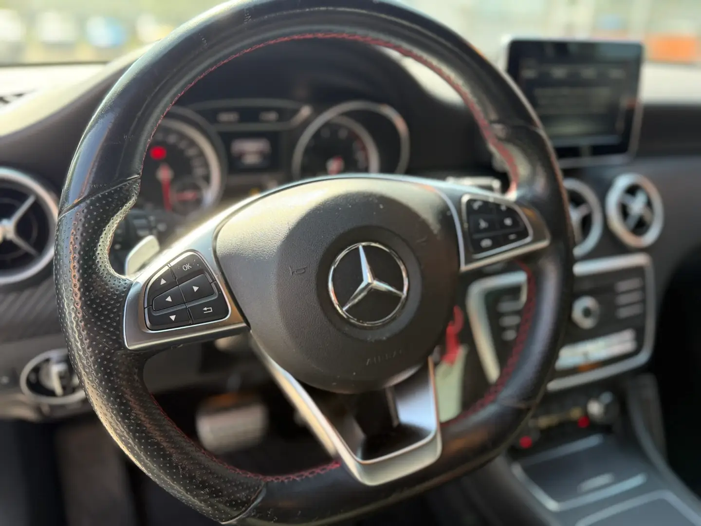 Car Image - 76az3h12EEdLlUJcjmnWOs