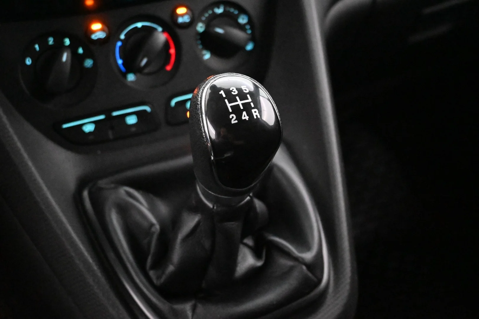 Car Image - 7gGpzzcXZxNc8EHFKYLPV1