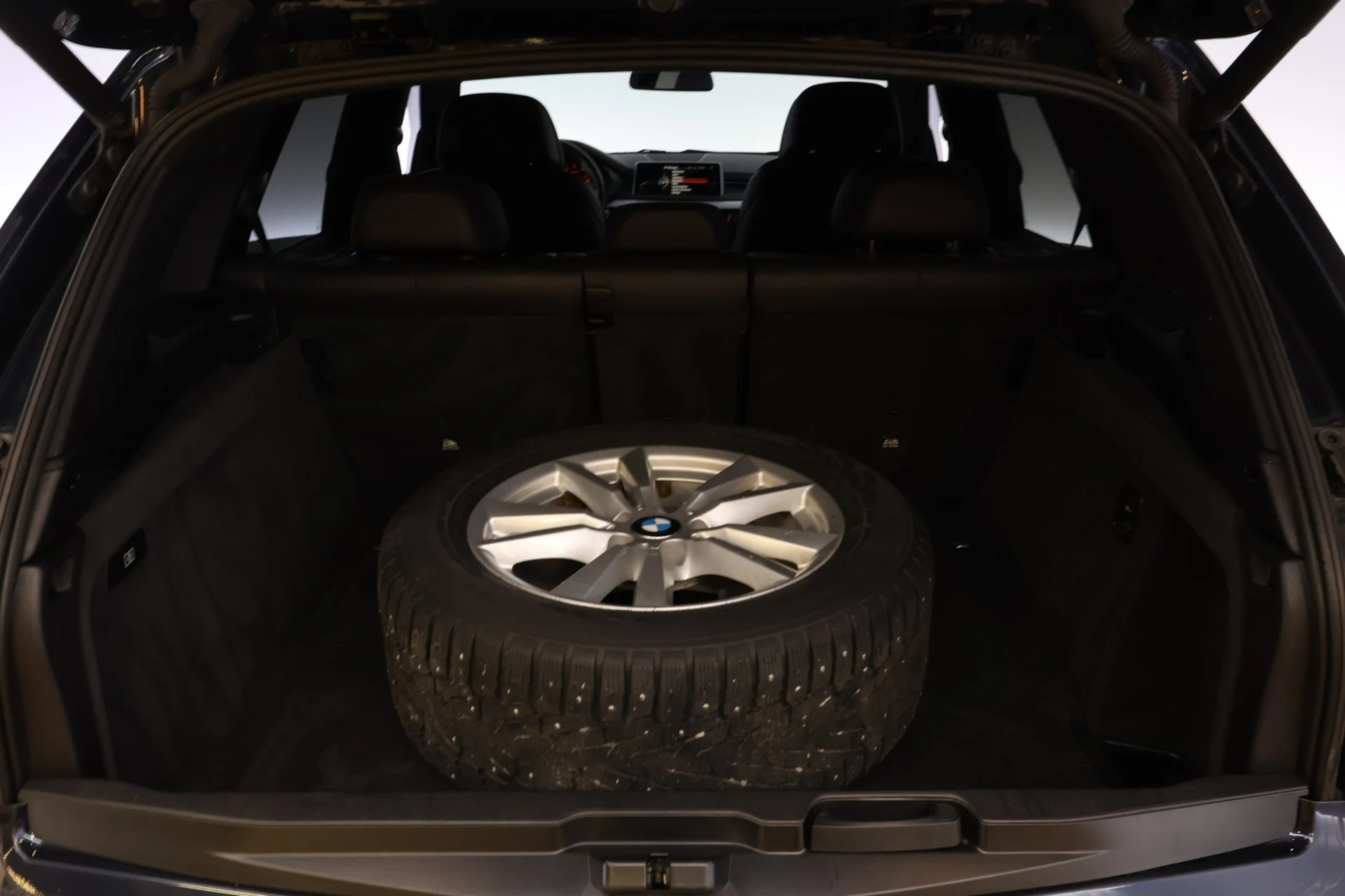 Car Image - 61bNvYVq0zFWkNkkgQVZY