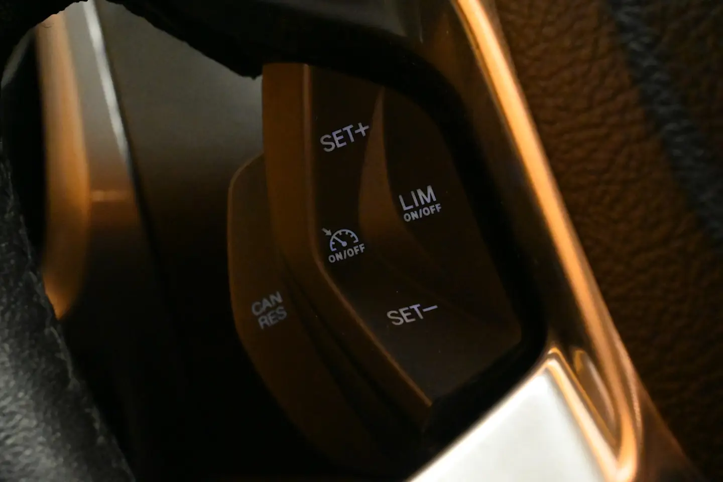 Car Image - 4Eex9INXQYbOcS3fukF7sl