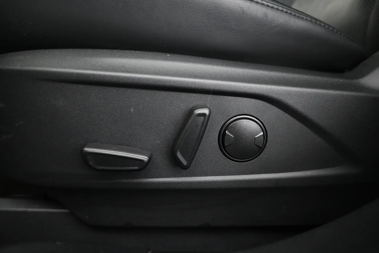 Car Image - 2NtY9ZnU68GQga3ahMmU2g